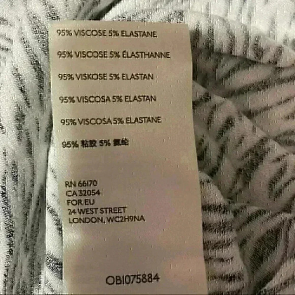 Free People Coco Tank L Black/White Zebra Striped Sleeveless Collared V-Neck NWT - Picture 4 of 8